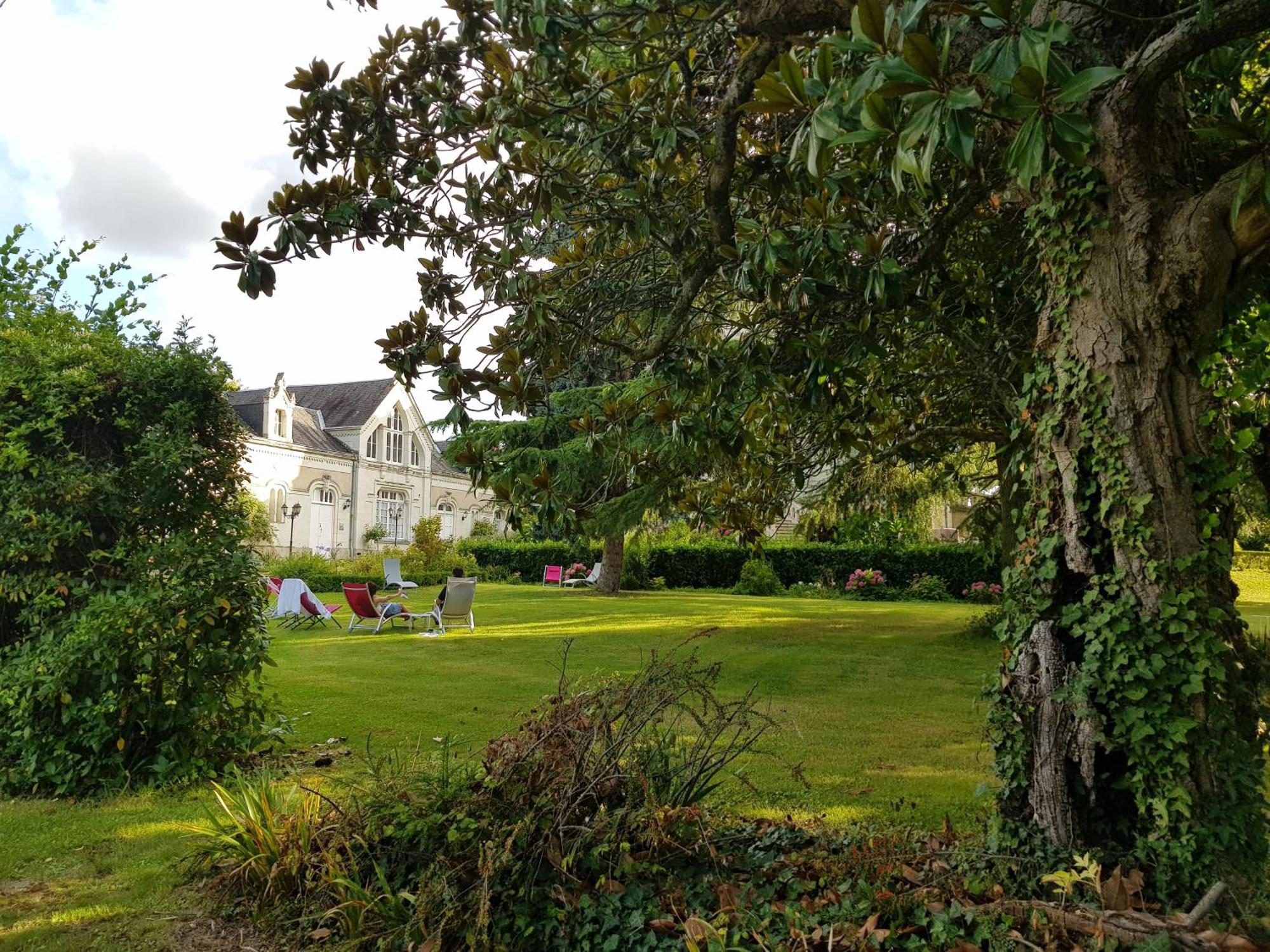 Domaine De L'Oie Rouge Bed and Breakfast Les Rosiers Exteriör bild