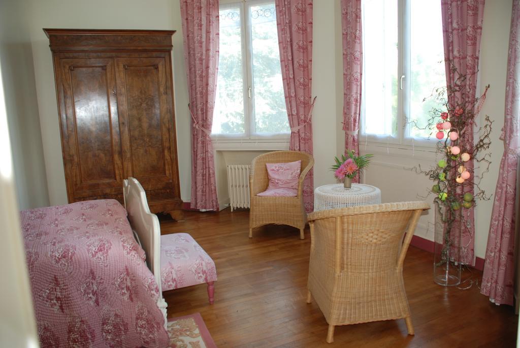 Domaine De L'Oie Rouge Bed and Breakfast Les Rosiers Rum bild